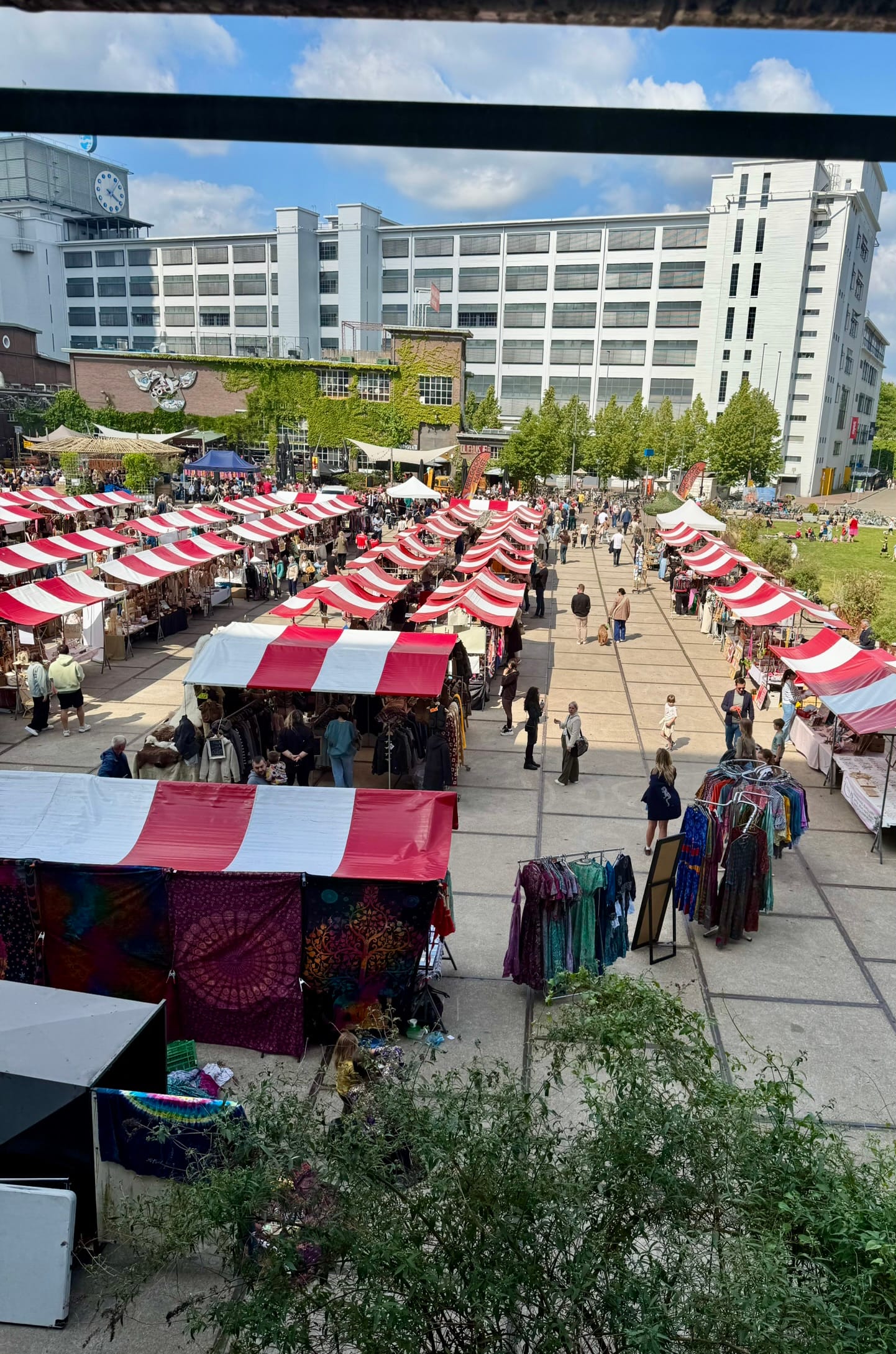 Eindhoven'da Feel Good Market tasarım pazarı