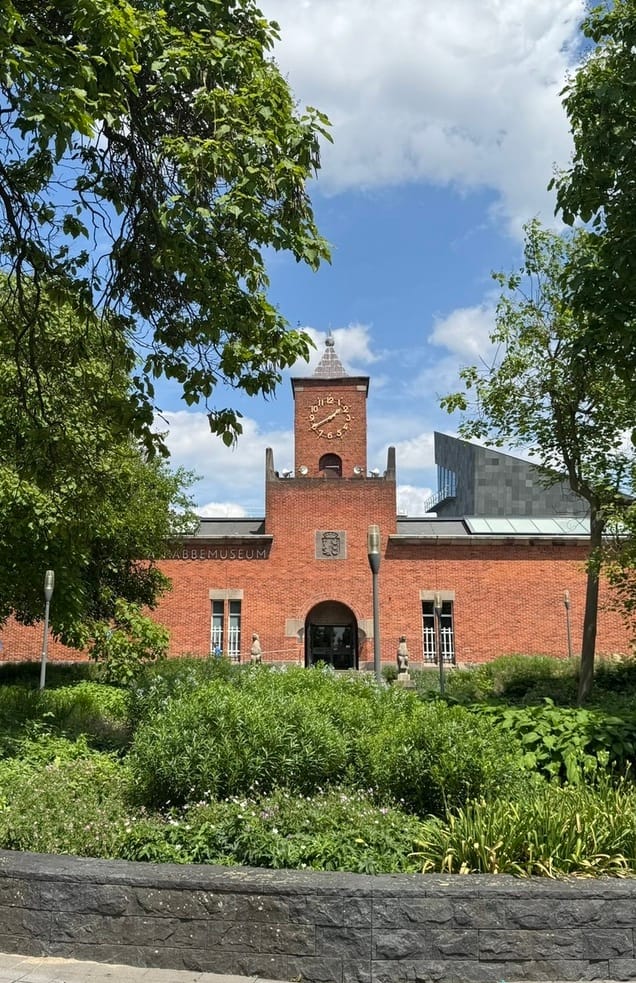 Eindhoven'daki Van Abbe Çağdaş Sanat Müzesi dış cephesi